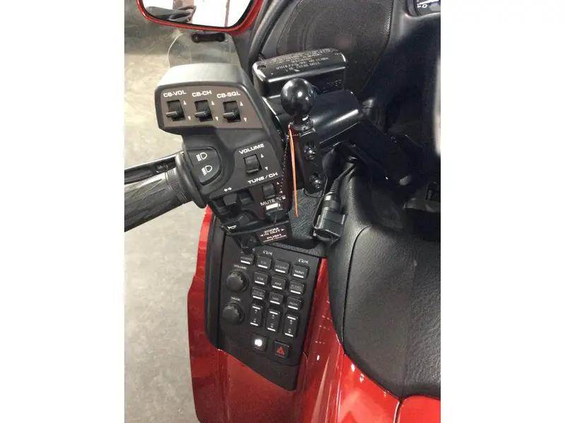 2017 Honda GOLDWING 1800 thumbnail 13