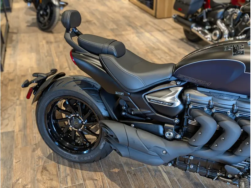 2025 Triumph Rocket 3 Storm GT // Matte Sapphire Black/Satin Pacific Blue thumbnail 10