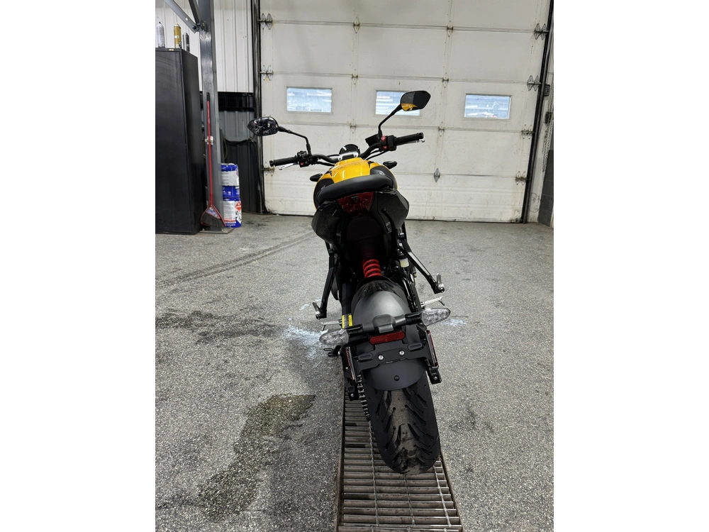 2026 Triumph Trident 660 alt
