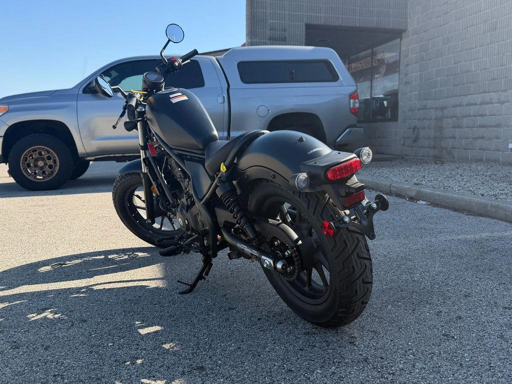 2026 Honda Rebel 300 E-clutch alt