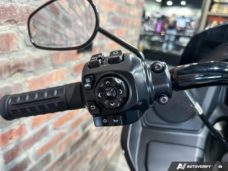 2026 Harley-Davidson ROAD GLIDE thumbnail 12