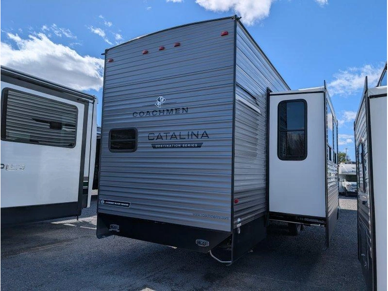 Coachmen Catalina 44condo 2026 alt