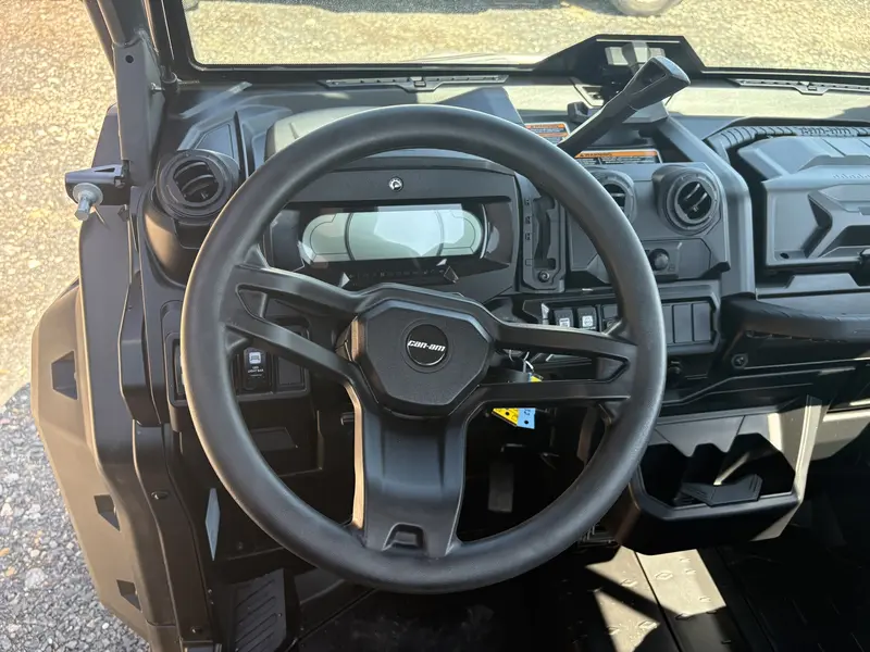 2024 Can-Am Defender Limited HD10 thumbnail 11