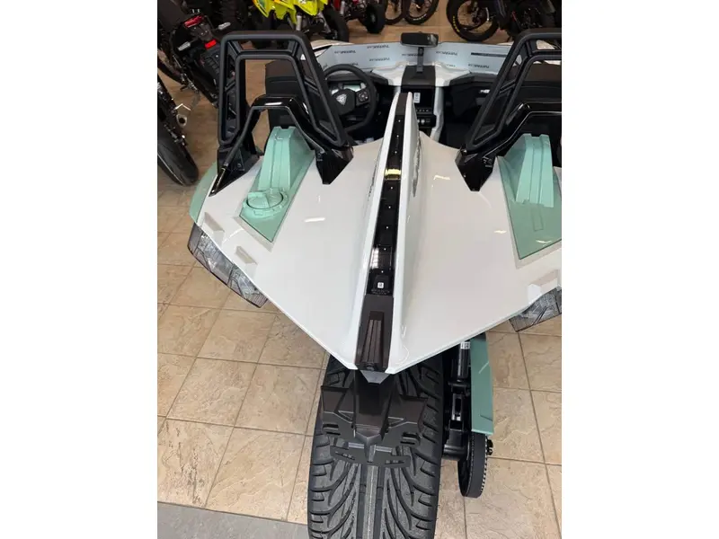 Polaris Slingshot R AUTODRIVE 2026