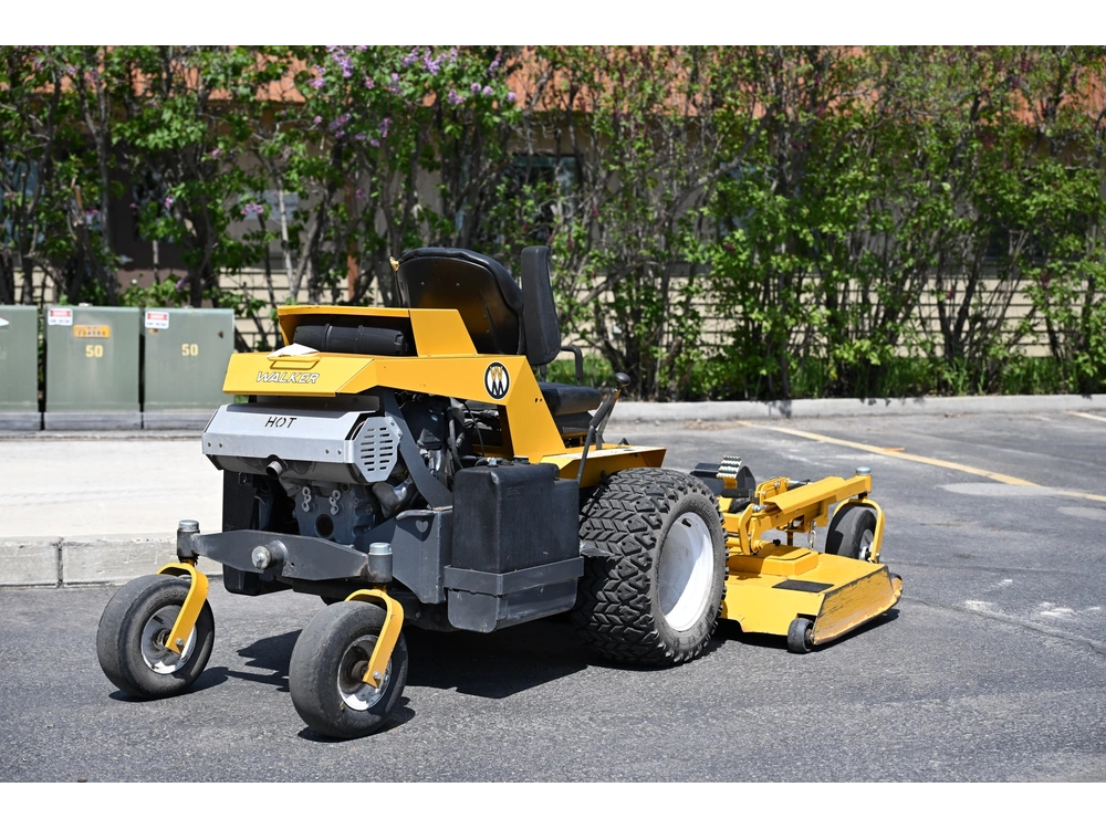 2017 Walker Mh38i & 64" Deck alt