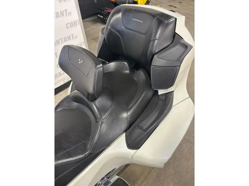 2016 Can-Am Spyder RT Limited thumbnail 7