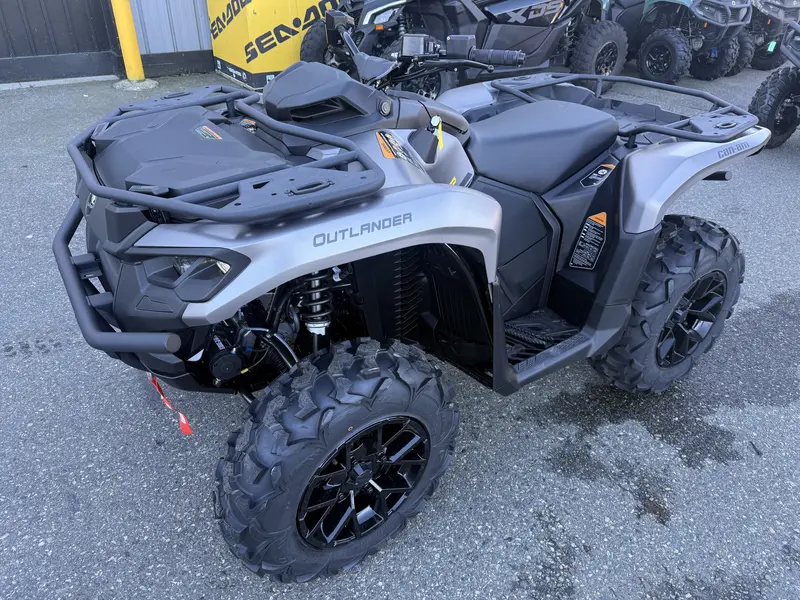 2026 Can-Am OUTLANDER XT 700 thumbnail 3