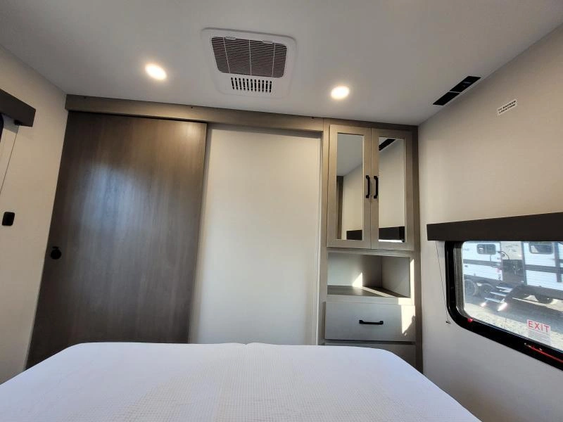Grand Design Momentum 27mav 2026 alt
