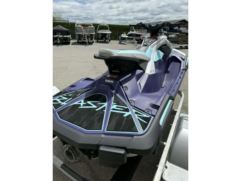 2025 Yamaha JETBLASTER LTD 3-UP thumbnail 12