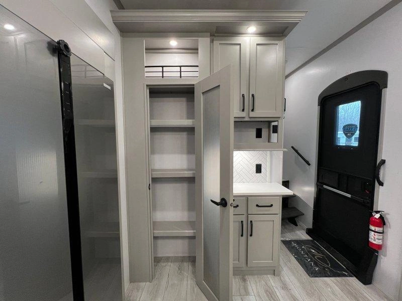 Keystone Rv Montana 295rl 2025 alt