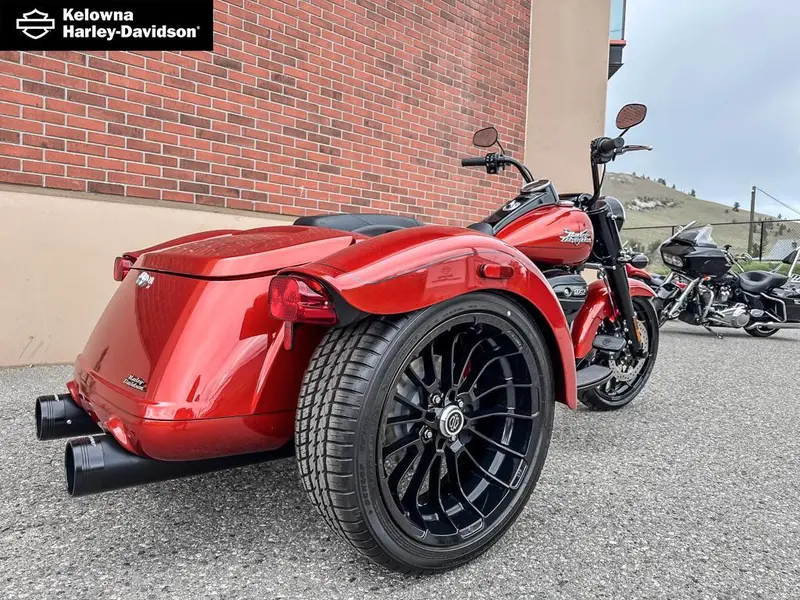 2025 Harley-Davidson FLRT - Freewheeler® thumbnail 12