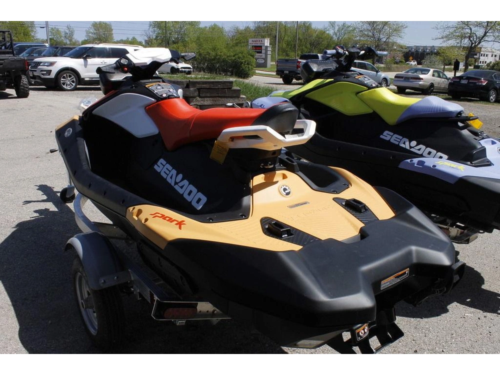 2026 Sea-doo Spark™ For 3 Rotax® 900 Ace™ - 90 Conv With Ibr And Audio alt