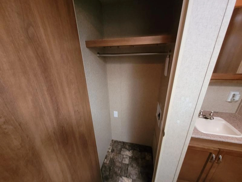 Coachmen Catalina 39fl 2015 alt