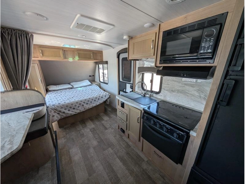 Winnebago Micro Minnie 2108fbs 2020 alt