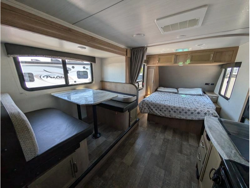 Winnebago Micro Minnie 2108fbs 2020 alt