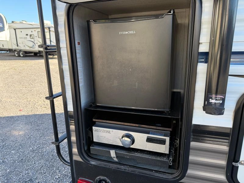 2021 Palomino Puma 257ress alt