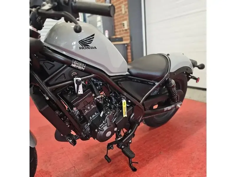 2026 Honda REBEL 300 E-CLUTCH thumbnail 6