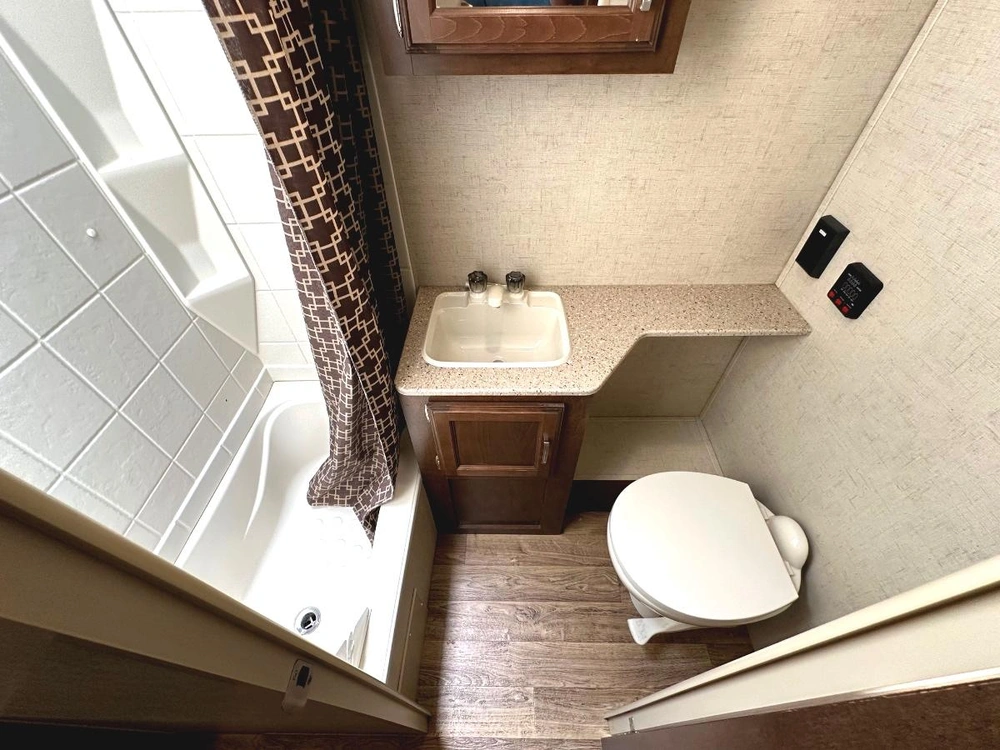 2018 Venture Rv Sonic Lite 167vms alt