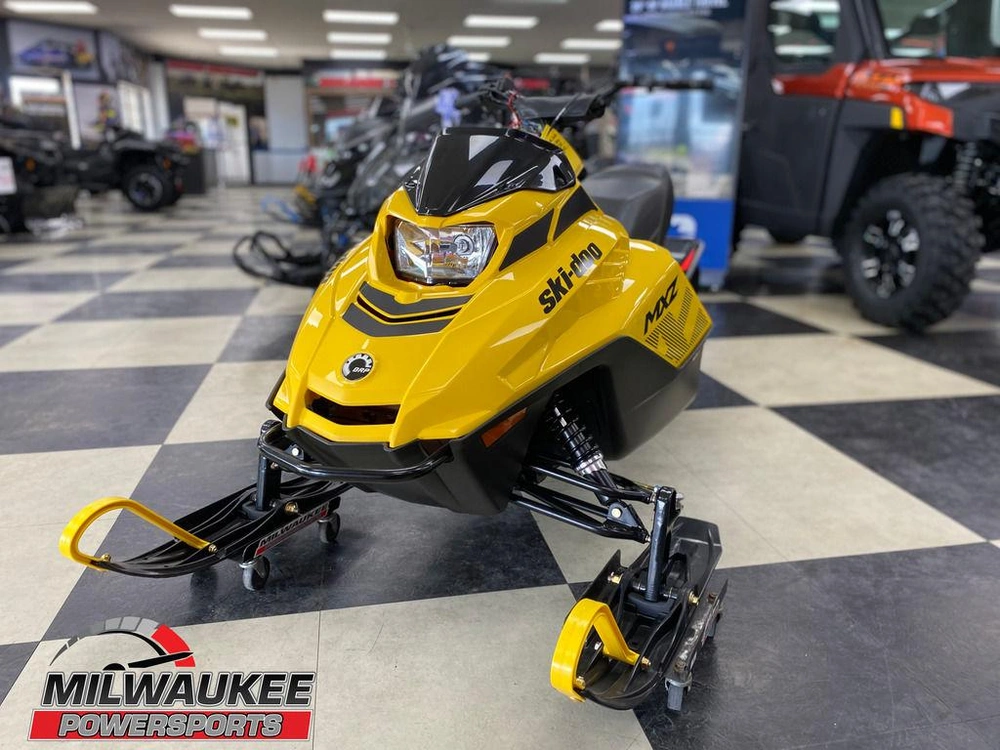 2025 Ski-doo Mxz® 200 alt