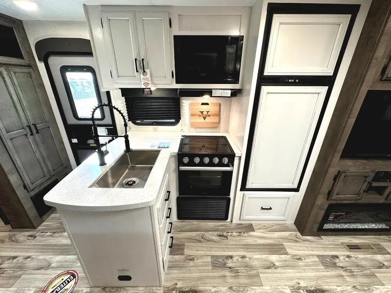 2023 Venture RV Sporttrek 312VBH thumbnail 16