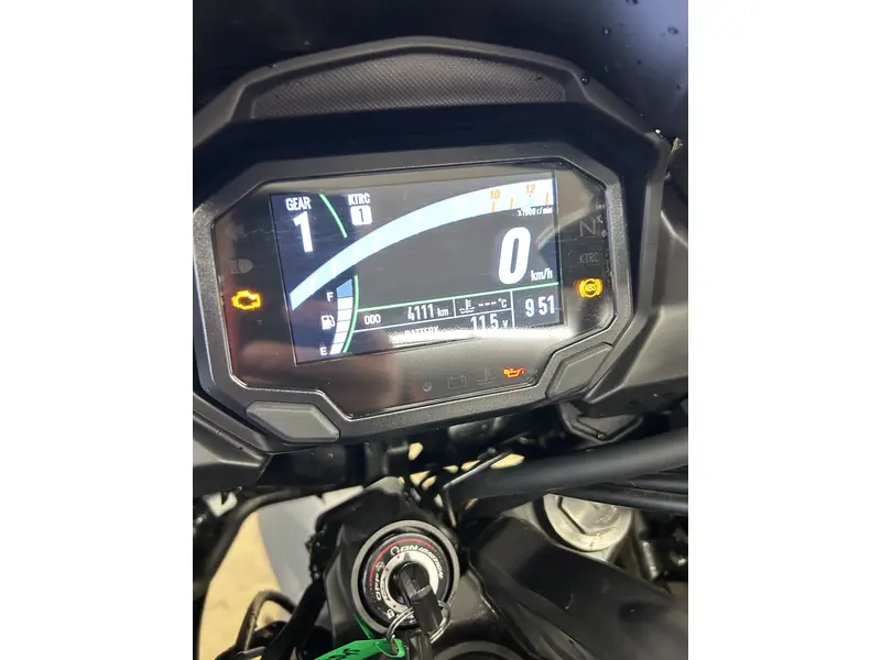 2024 Kawasaki versys 650 thumbnail 3