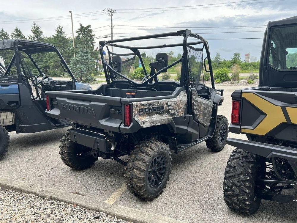 2025 Honda Pioneer 1000 Forest alt