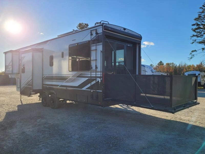 Grand Design Momentum 320g 2026 alt