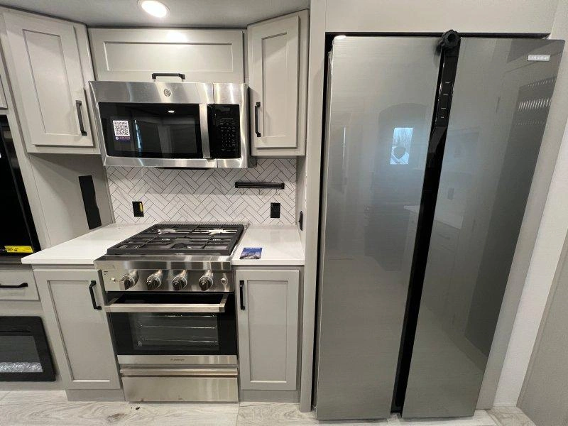 Keystone Rv Montana 295rl 2025 alt