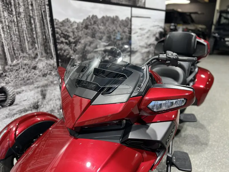 2018 Can-Am SPYDER F3 LIMITED DARK SE6 **BAS KILOMÉTRAGE!!** thumbnail 14
