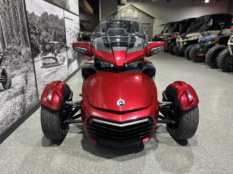 2018 Can-Am SPYDER F3 LIMITED DARK SE6 **BAS KILOMÉTRAGE!!** thumbnail 4