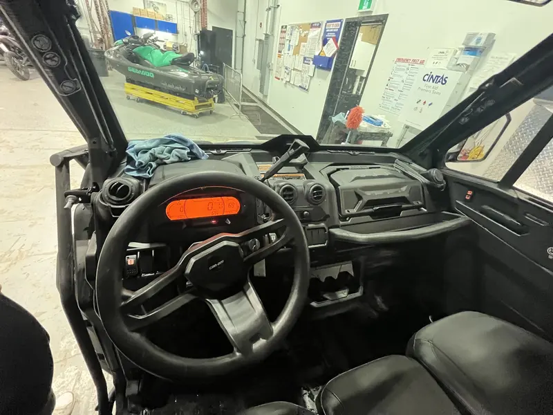2025 Can-Am DEFENDER LIMITED HD10 8JSF thumbnail 10