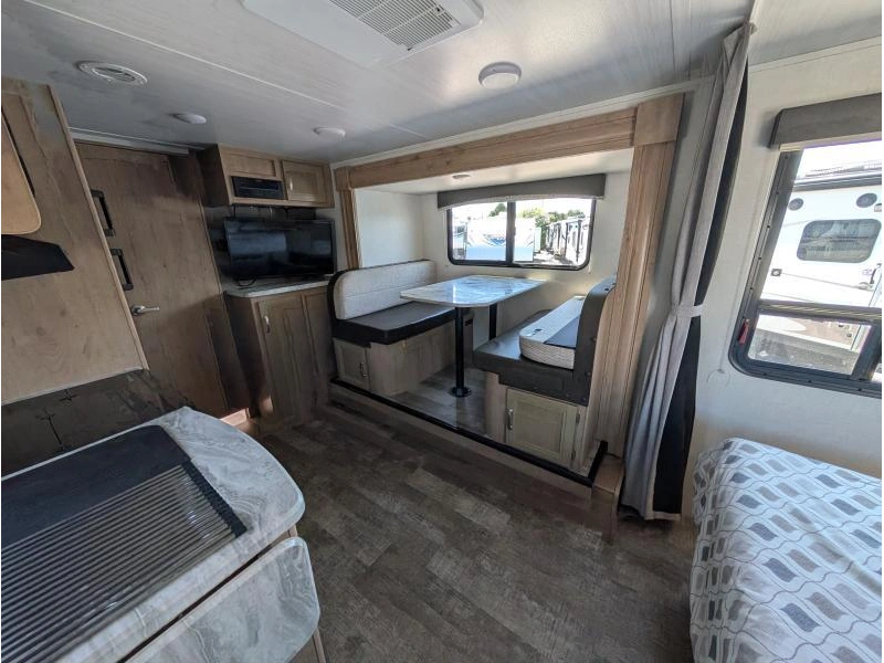 Winnebago Micro Minnie 2108fbs 2020 alt
