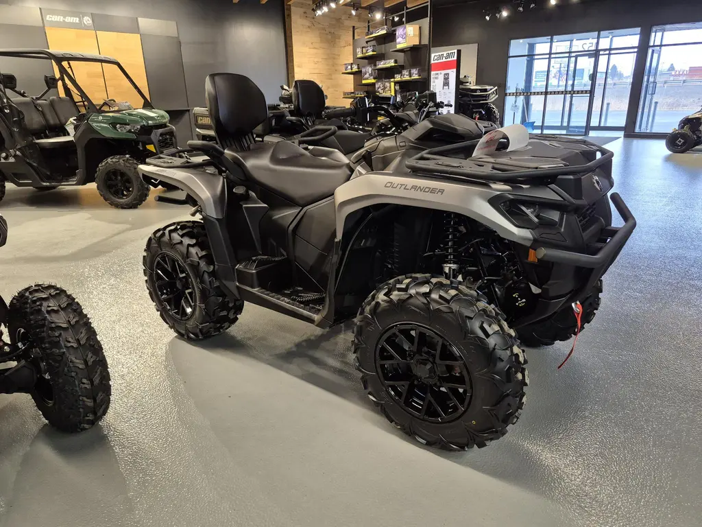 Can-Am OUTLANDER MAX XT 700  2026