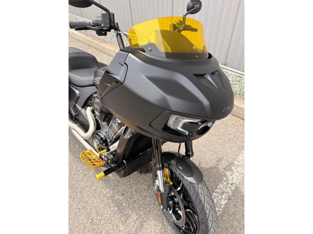 Indian Motorcycle Challenger Dark Horse + 112 & Audio Package 2026 alt