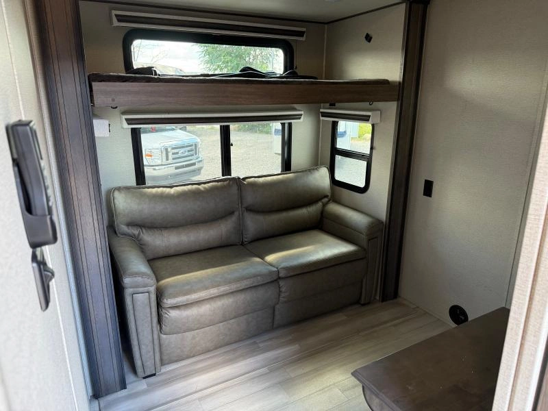 Grand Design Solitude 378mbs 2022 alt