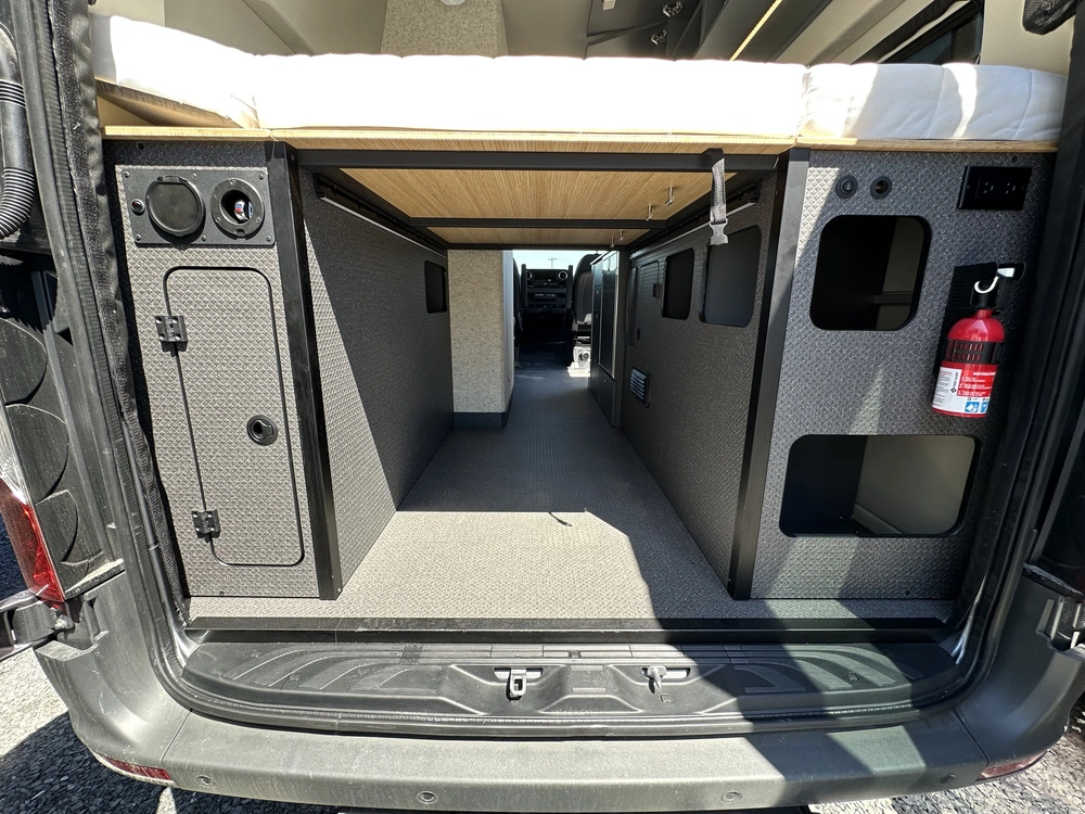 2027 Uwagen Série 4 Overland alt