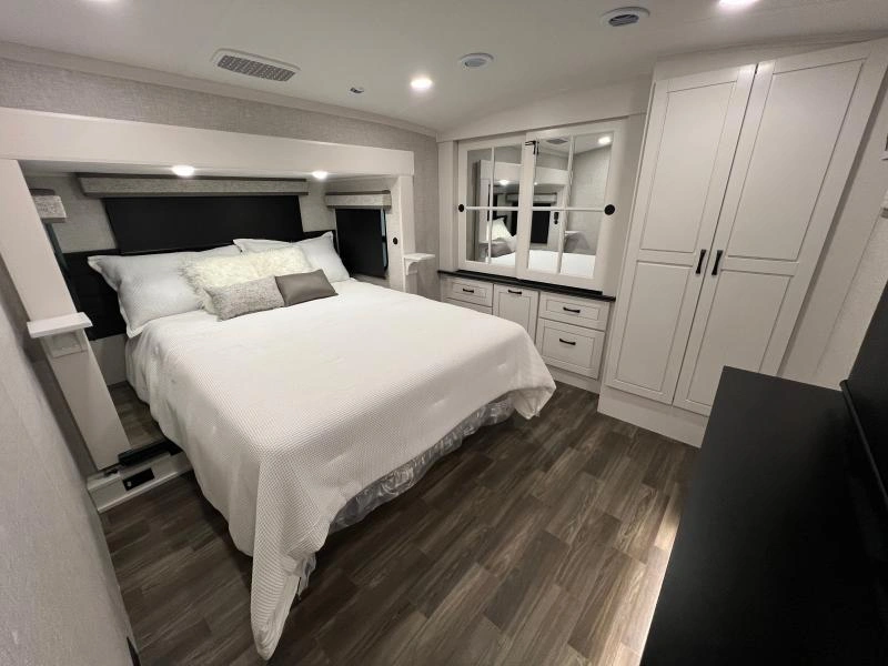 Jayco North Point 381ckre 2025 alt