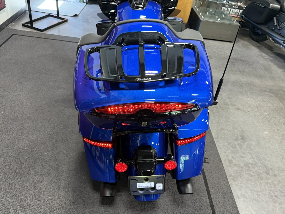 2026 Indian Motorcycle Pursuit Dark Horse 112 alt