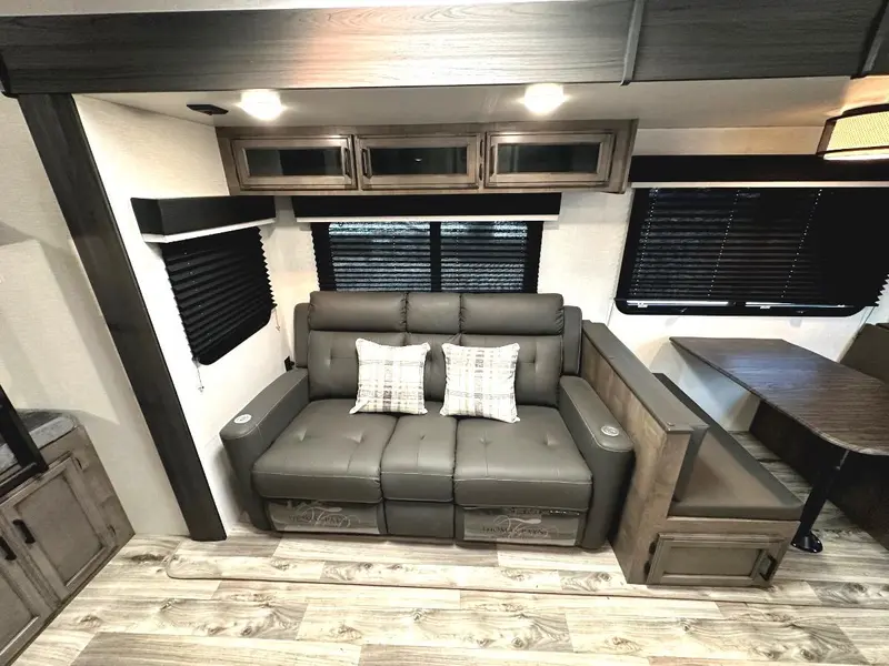 2023 Venture RV Sporttrek 312VBH thumbnail 26