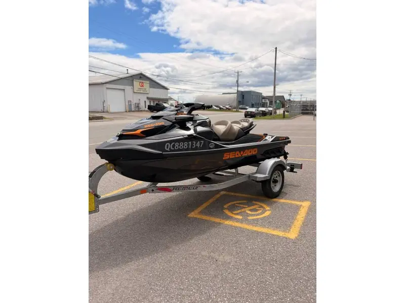 2023 Bombardier SEA DOO GTX 300 thumbnail 4
