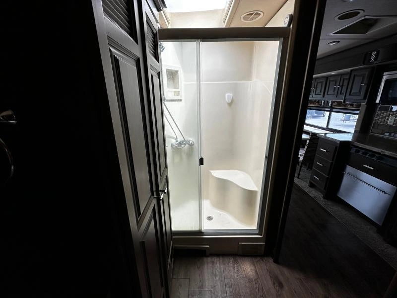 Tiffin Motorhomes Allegro 34pa 2018 alt