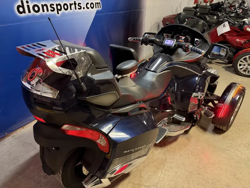 2016 Can-Am SPYDER RT LIMITED thumbnail 6