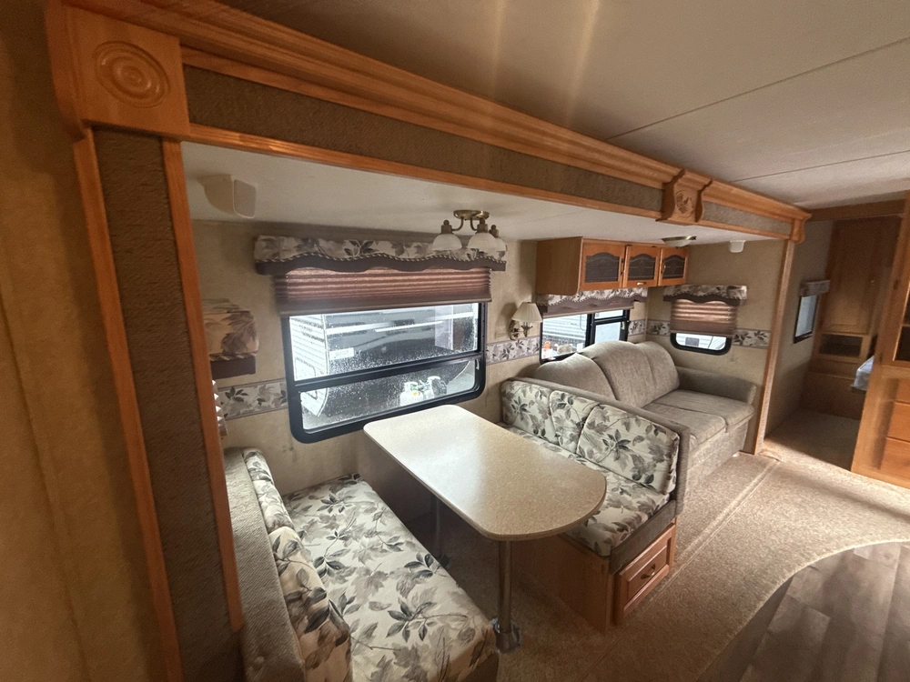 2006 Forest River Sandpiper 321bht alt
