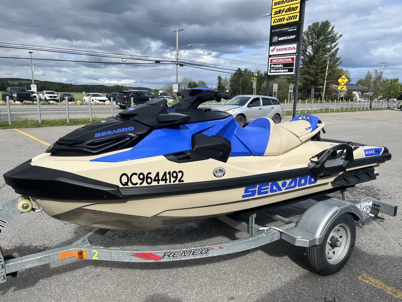 2025 Sea-Doo WAKE PRO 230 thumbnail 2