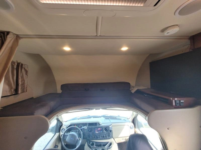 2017 Fleetwood Jamboree 31u alt