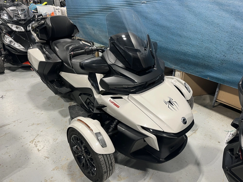 2020 Can-am G1la alt