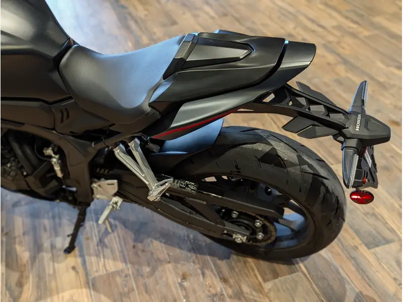 2024 Honda CBR650R // Matte Gunpowder Black Metallic thumbnail 12