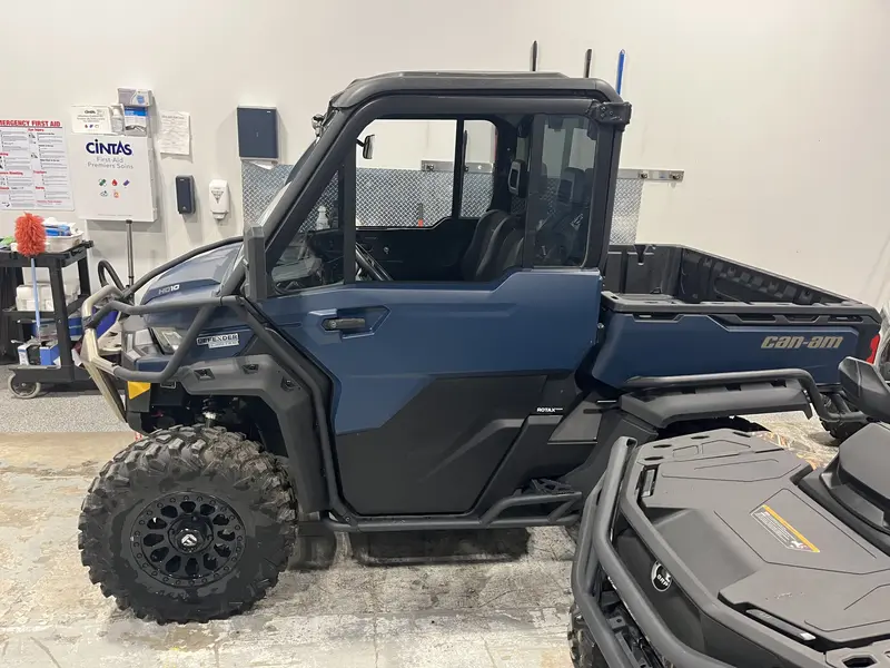 2025 Can-Am DEFENDER LIMITED HD10 8JSF thumbnail 4