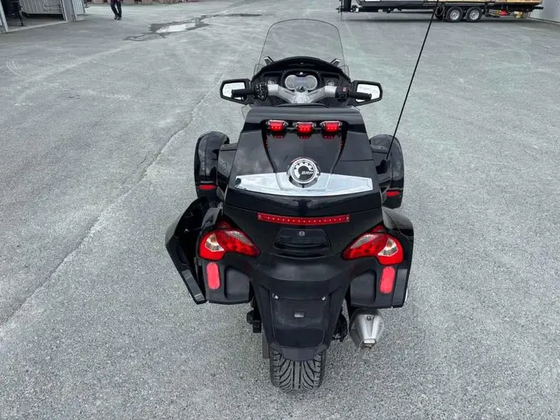 2010 Can-Am Spyder limited thumbnail 5