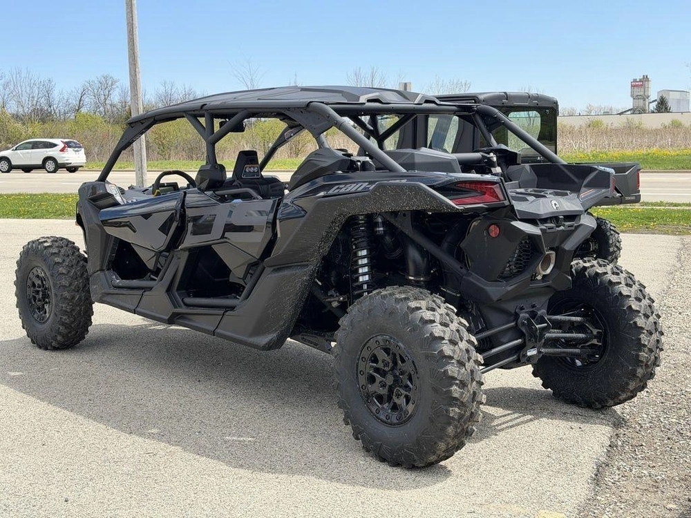 2026 Can-am Maverick X3 Max X Ds Turbo Rr Triple Black_4.5 In alt